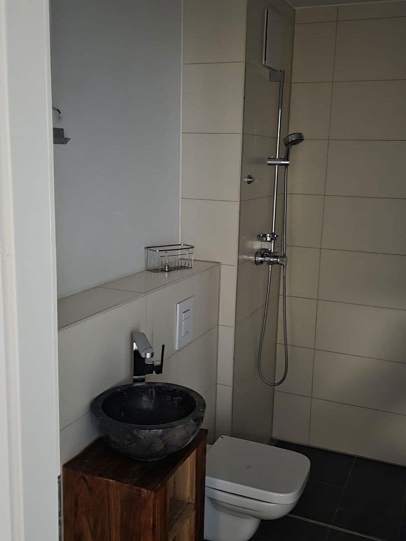 Prenájom bytu 3-izbový 79 m², München, Bavorsko Prenájom bytu 3-izbový 79 m², München, Bavorsko