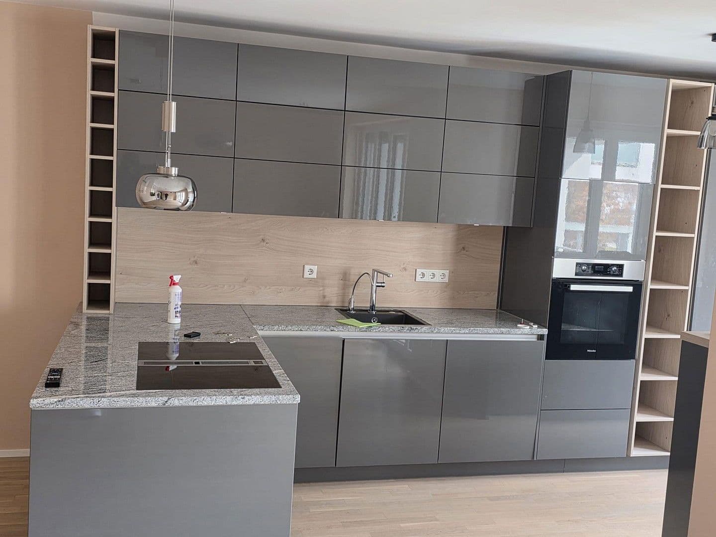 Prenájom bytu 3-izbový 79 m², München, Bavorsko Prenájom bytu 3-izbový 79 m², München, Bavorsko