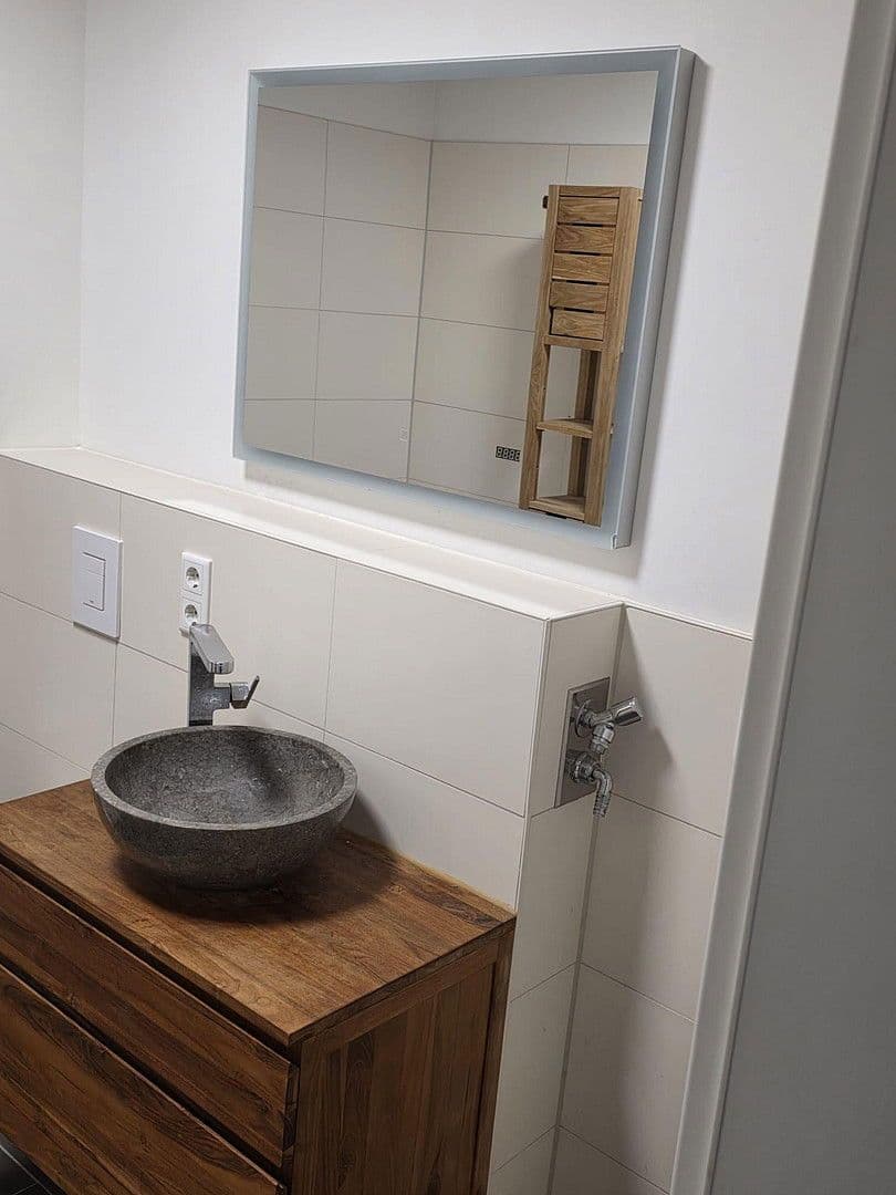 Prenájom bytu 3-izbový 79 m², München, Bavorsko Prenájom bytu 3-izbový 79 m², München, Bavorsko