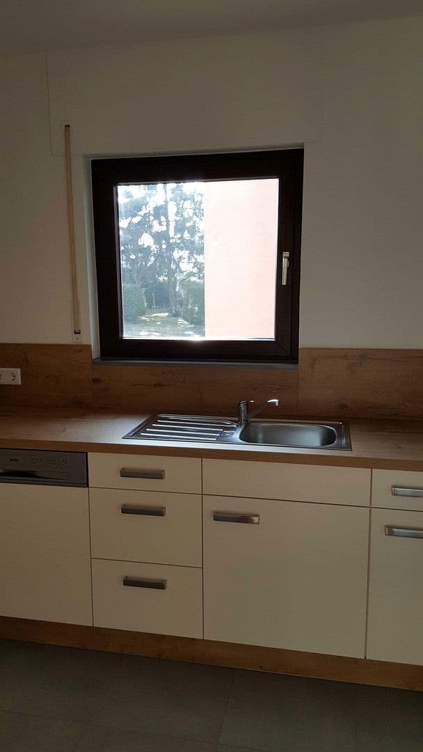 Predaj domu 200 m², pozemek 299 m², Karben, Hesensko Predaj domu 200 m², pozemek 299 m², Karben, Hesensko