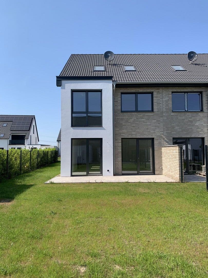 Prenájom domu 172 m², pozemek 368 m², Willich, Severné Porýnie - Westfálsko Prenájom domu 172 m², pozemek 368 m², Willich, Severné Porýnie - Westfálsko