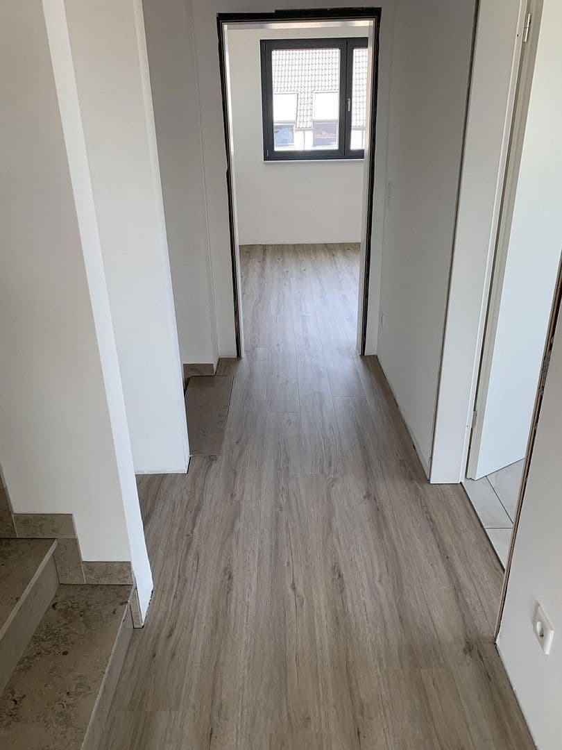 Prenájom domu 172 m², pozemek 368 m², Willich, Severné Porýnie - Westfálsko Prenájom domu 172 m², pozemek 368 m², Willich, Severné Porýnie - Westfálsko