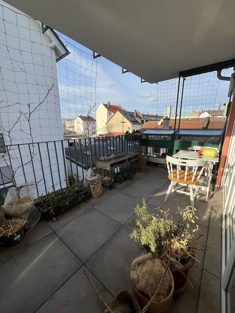 Prenájom bytu 3-izbový 86 m², Frankfurt am Main, Hesensko Prenájom bytu 3-izbový 86 m², Frankfurt am Main, Hesensko