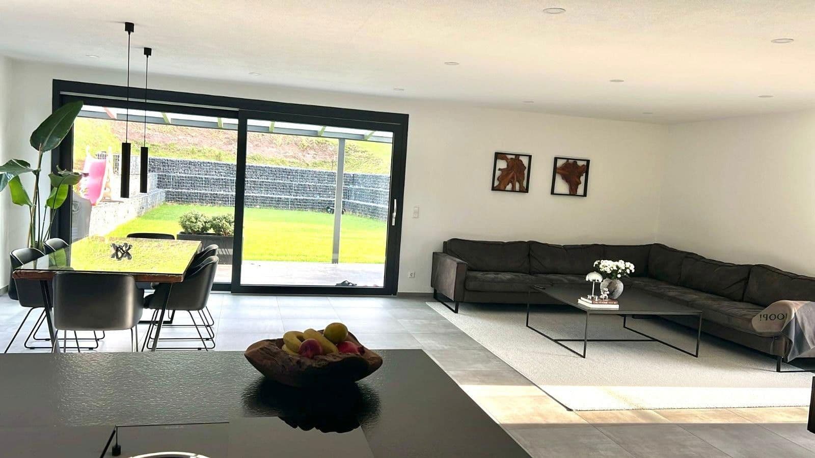 Predaj domu 194 m², pozemek 730 m², Weinstr. 47/1, Oberderdingen, Bádensko-Wurttembersko Predaj domu 194 m², pozemek 730 m², Weinstr. 47/1, Oberderdingen, Bádensko-Wurttembersko