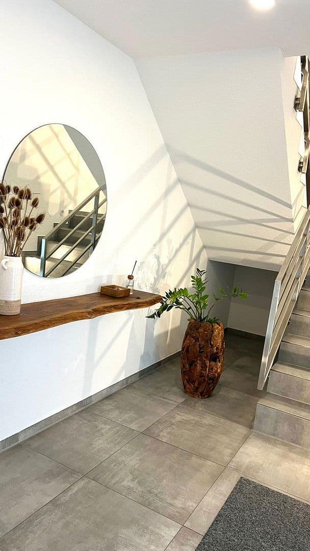 Predaj domu 194 m², pozemek 730 m², Weinstr. 47/1, Oberderdingen, Bádensko-Wurttembersko Predaj domu 194 m², pozemek 730 m², Weinstr. 47/1, Oberderdingen, Bádensko-Wurttembersko