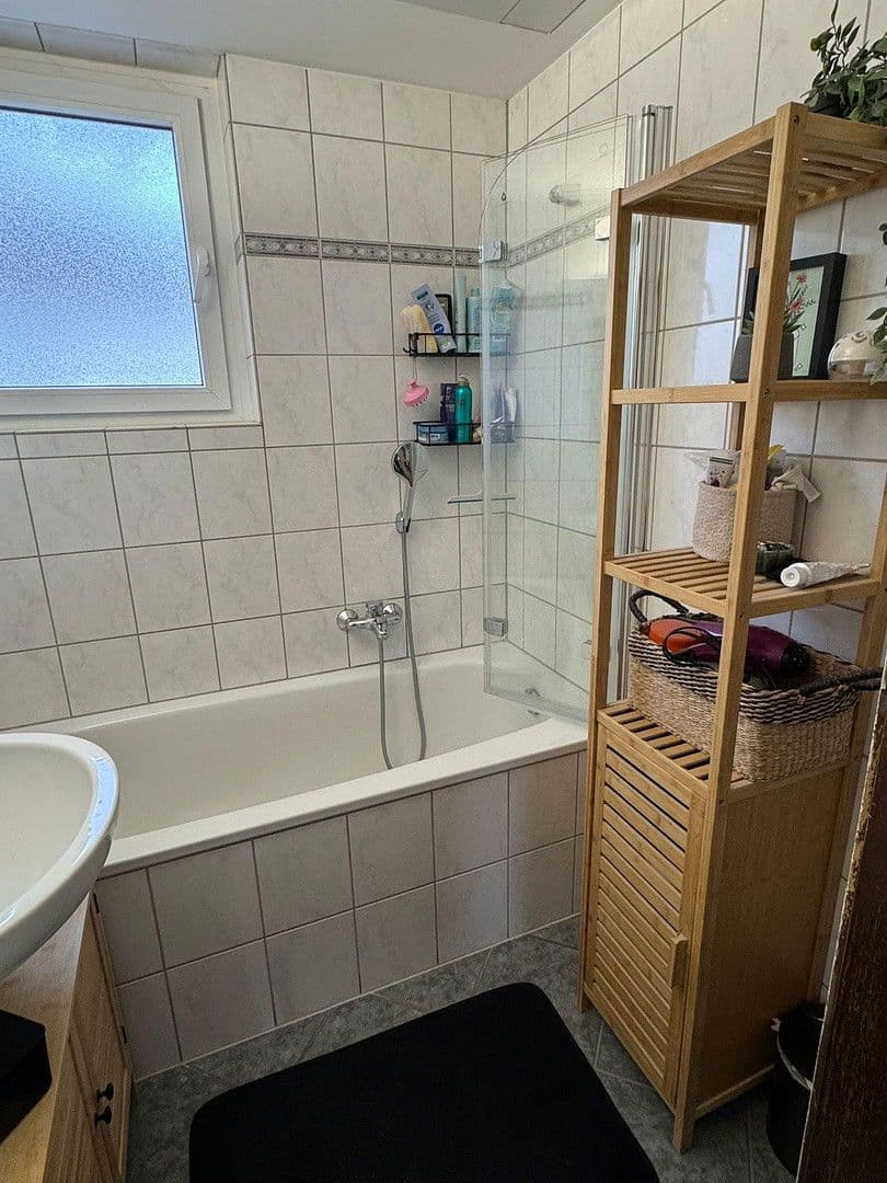 Prenájom bytu 3-izbový 77 m², Bad Pyrmont, Dolné Sasko Prenájom bytu 3-izbový 77 m², Bad Pyrmont, Dolné Sasko