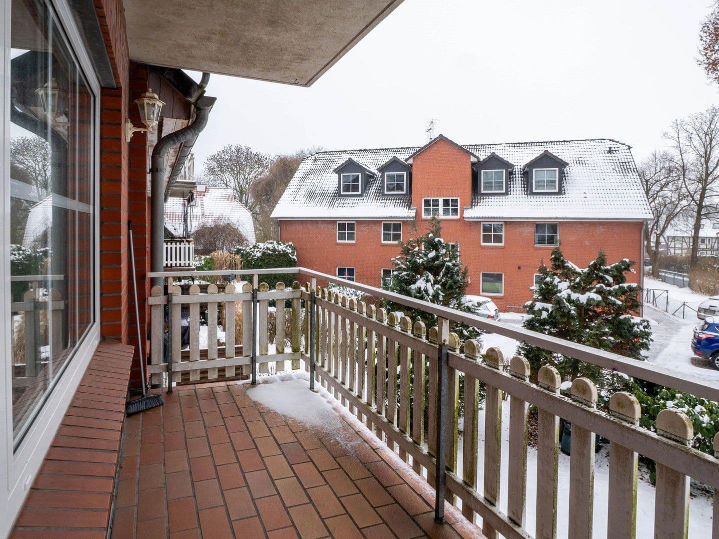 Prenájom bytu 4-izbový 90 m², Grasseler Straße 90, Braunschweig, Dolné Sasko Prenájom bytu 4-izbový 90 m², Grasseler Straße 90, Braunschweig, Dolné Sasko