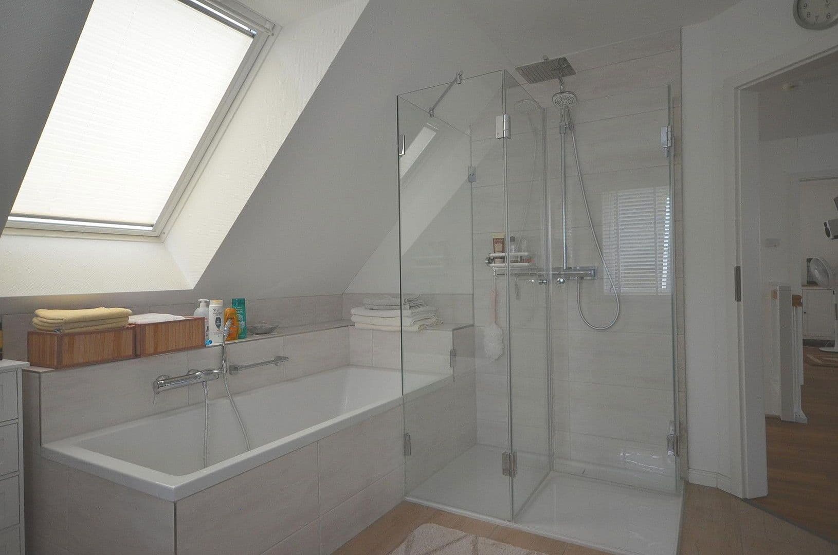 Prenájom domu 142 m², pozemek 511 m², Seppenser Mühlenweg 113B, Buchholz in der Nordheide, Dolné Sasko Prenájom domu 142 m², pozemek 511 m², Seppenser Mühlenweg 113B, Buchholz in der Nordheide, Dolné Sasko