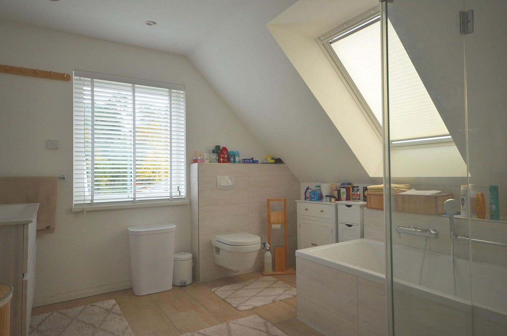 Prenájom domu 142 m², pozemek 511 m², Seppenser Mühlenweg 113B, Buchholz in der Nordheide, Dolné Sasko Prenájom domu 142 m², pozemek 511 m², Seppenser Mühlenweg 113B, Buchholz in der Nordheide, Dolné Sasko