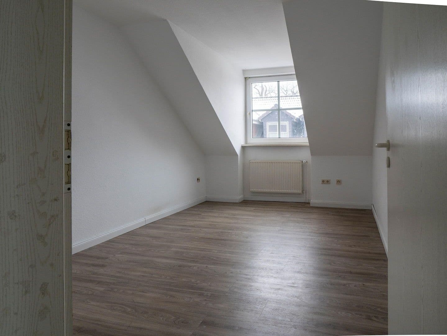 Prenájom bytu 4-izbový 74 m², Grasseler Straße 90, Braunschweig, Dolné Sasko Prenájom bytu 4-izbový 74 m², Grasseler Straße 90, Braunschweig, Dolné Sasko