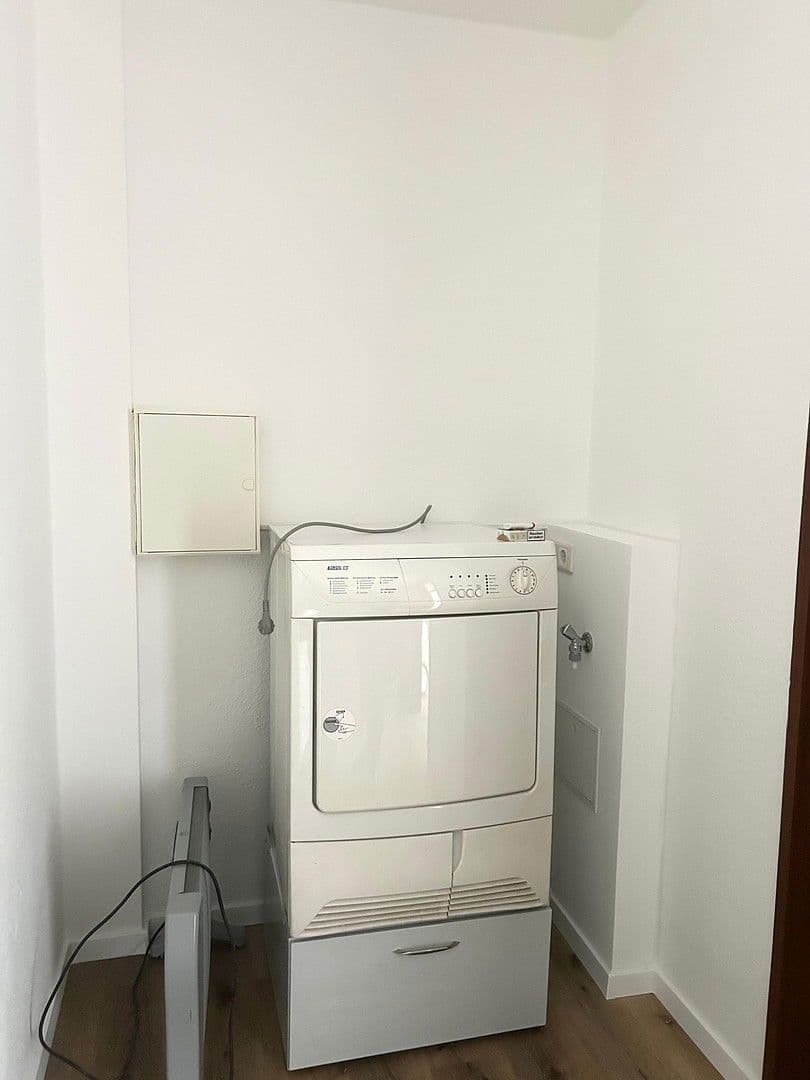 Prenájom bytu 1-izbový 50 m², Friedrich-Bassemir-Str.5, Ludwigshafen, Porýnie-Falcko Prenájom bytu 1-izbový 50 m², Friedrich-Bassemir-Str.5, Ludwigshafen, Porýnie-Falcko