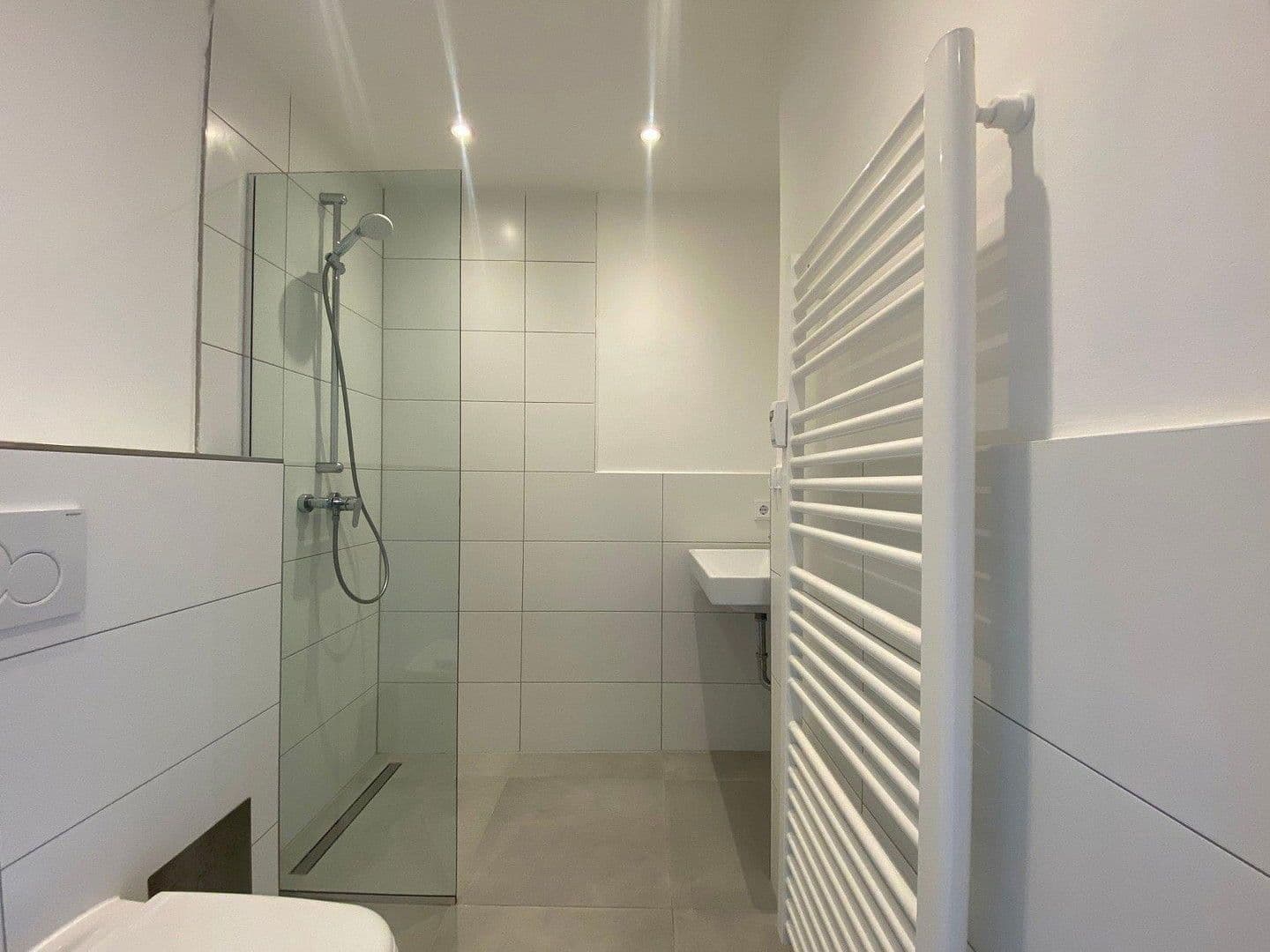 Prenájom bytu 3-izbový 62 m², München, Bavorsko Prenájom bytu 3-izbový 62 m², München, Bavorsko