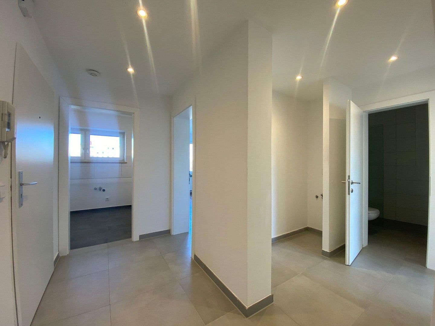 Prenájom bytu 3-izbový 62 m², München, Bavorsko Prenájom bytu 3-izbový 62 m², München, Bavorsko