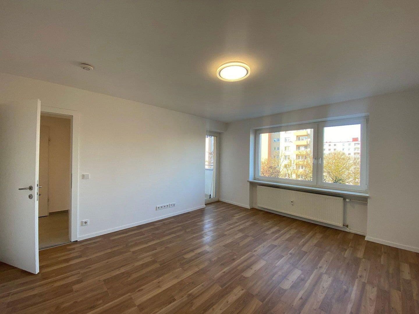 Prenájom bytu 3-izbový 62 m², München, Bavorsko Prenájom bytu 3-izbový 62 m², München, Bavorsko