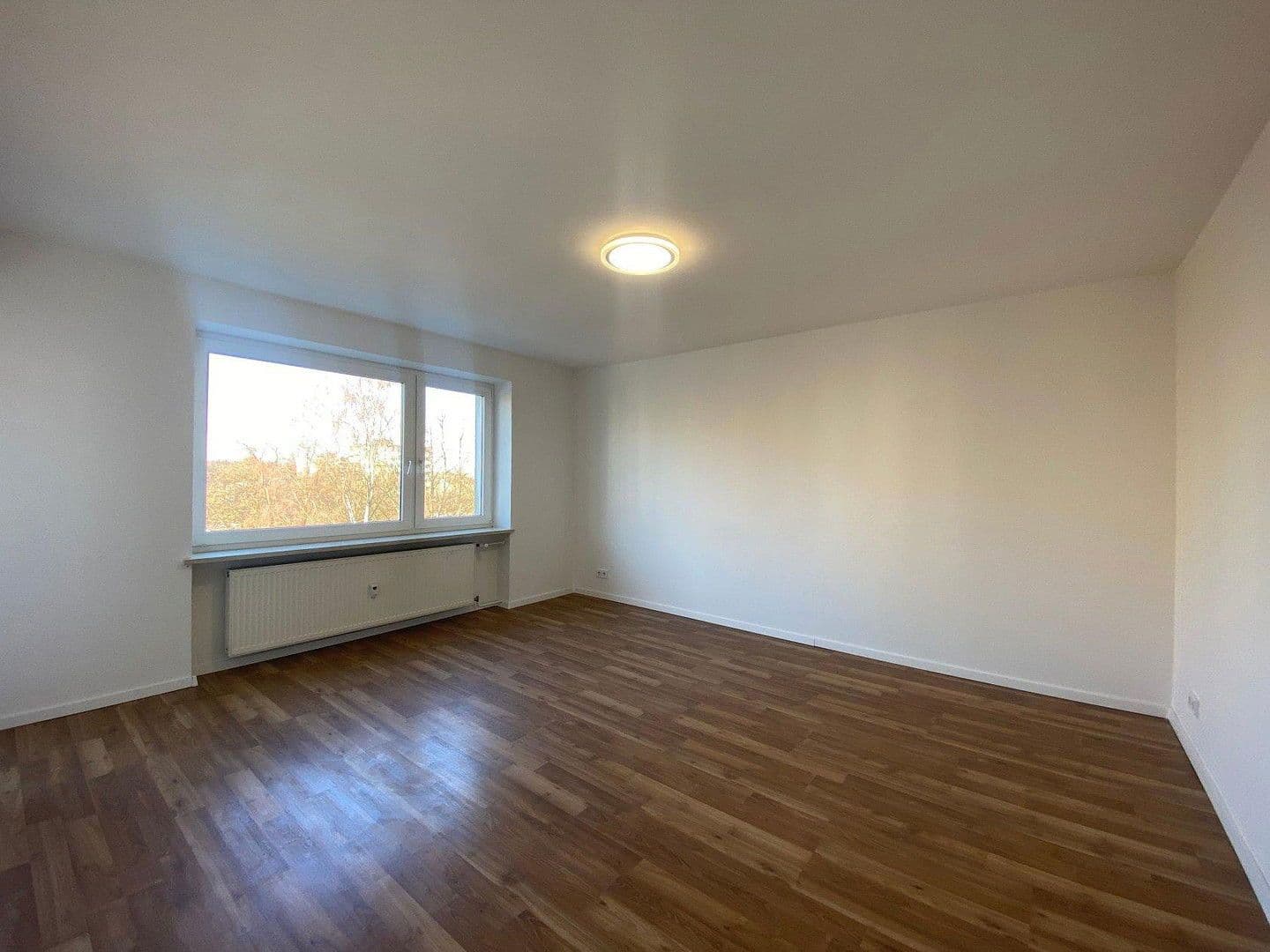Prenájom bytu 3-izbový 62 m², München, Bavorsko Prenájom bytu 3-izbový 62 m², München, Bavorsko