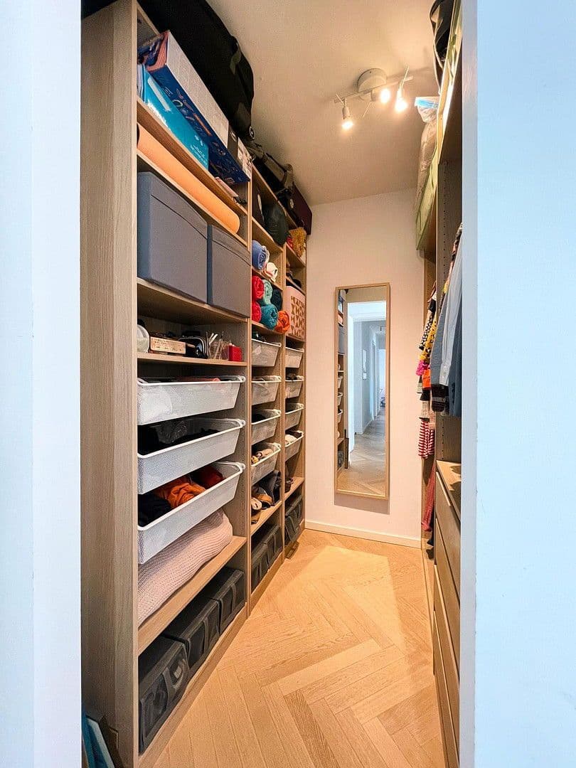 Predaj bytu 4-izbový 123 m², Berlin - Tempelhof, Berlín Predaj bytu 4-izbový 123 m², Berlin - Tempelhof, Berlín