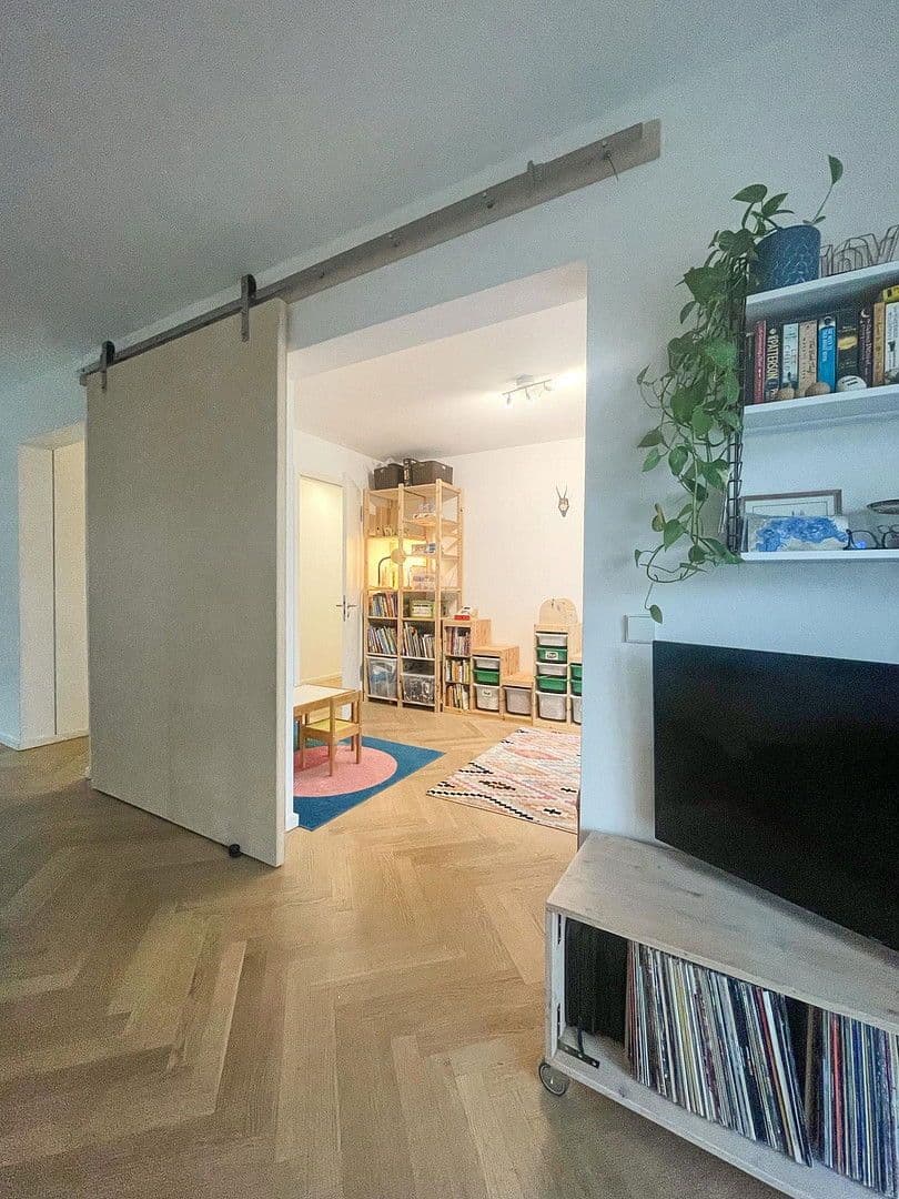 Predaj bytu 4-izbový 123 m², Berlin - Tempelhof, Berlín Predaj bytu 4-izbový 123 m², Berlin - Tempelhof, Berlín