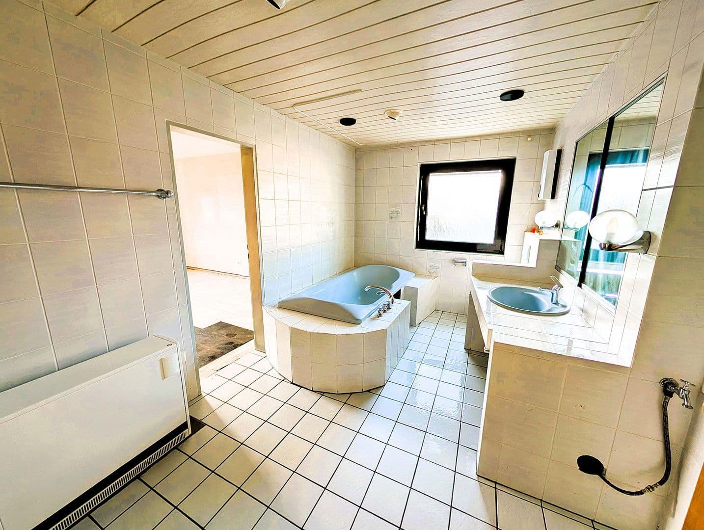 Predaj bytu 3-izbový 95 m², Mülheim an der Ruhr, Severné Porýnie - Westfálsko Predaj bytu 3-izbový 95 m², Mülheim an der Ruhr, Severné Porýnie - Westfálsko