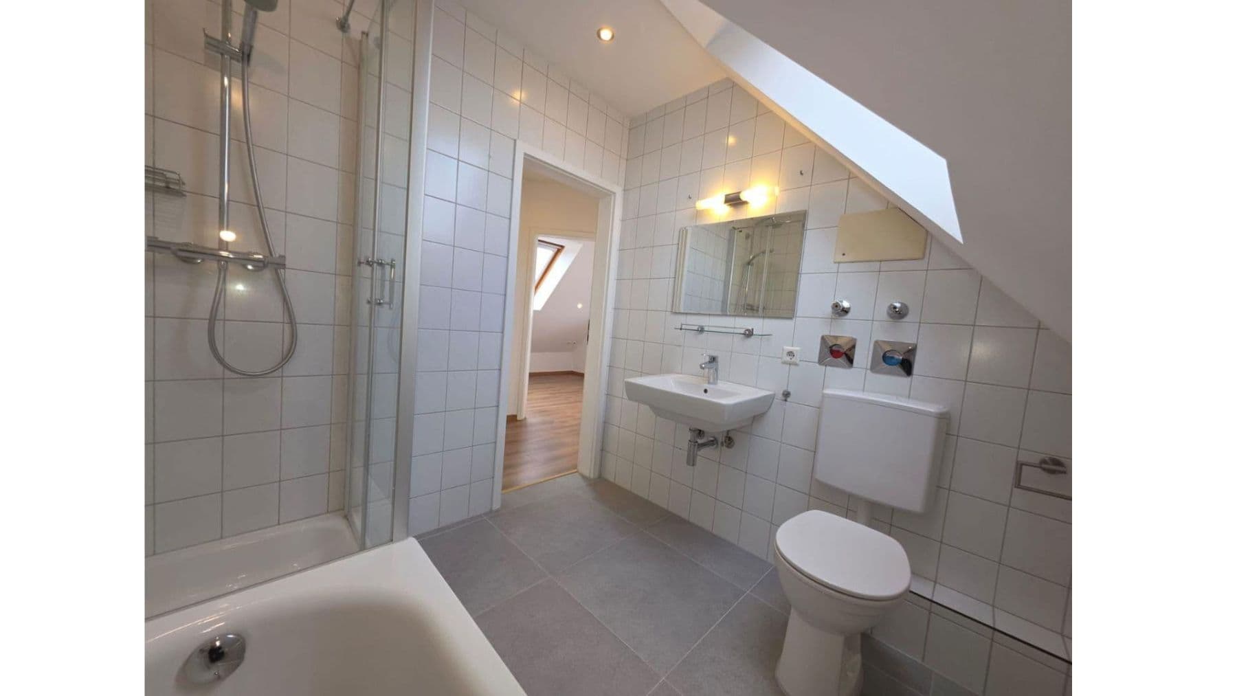 Predaj bytu 3-izbový 66 m², Sudetenstr. 1, Offenbach an der Queich, Porýnie-Falcko Predaj bytu 3-izbový 66 m², Sudetenstr. 1, Offenbach an der Queich, Porýnie-Falcko