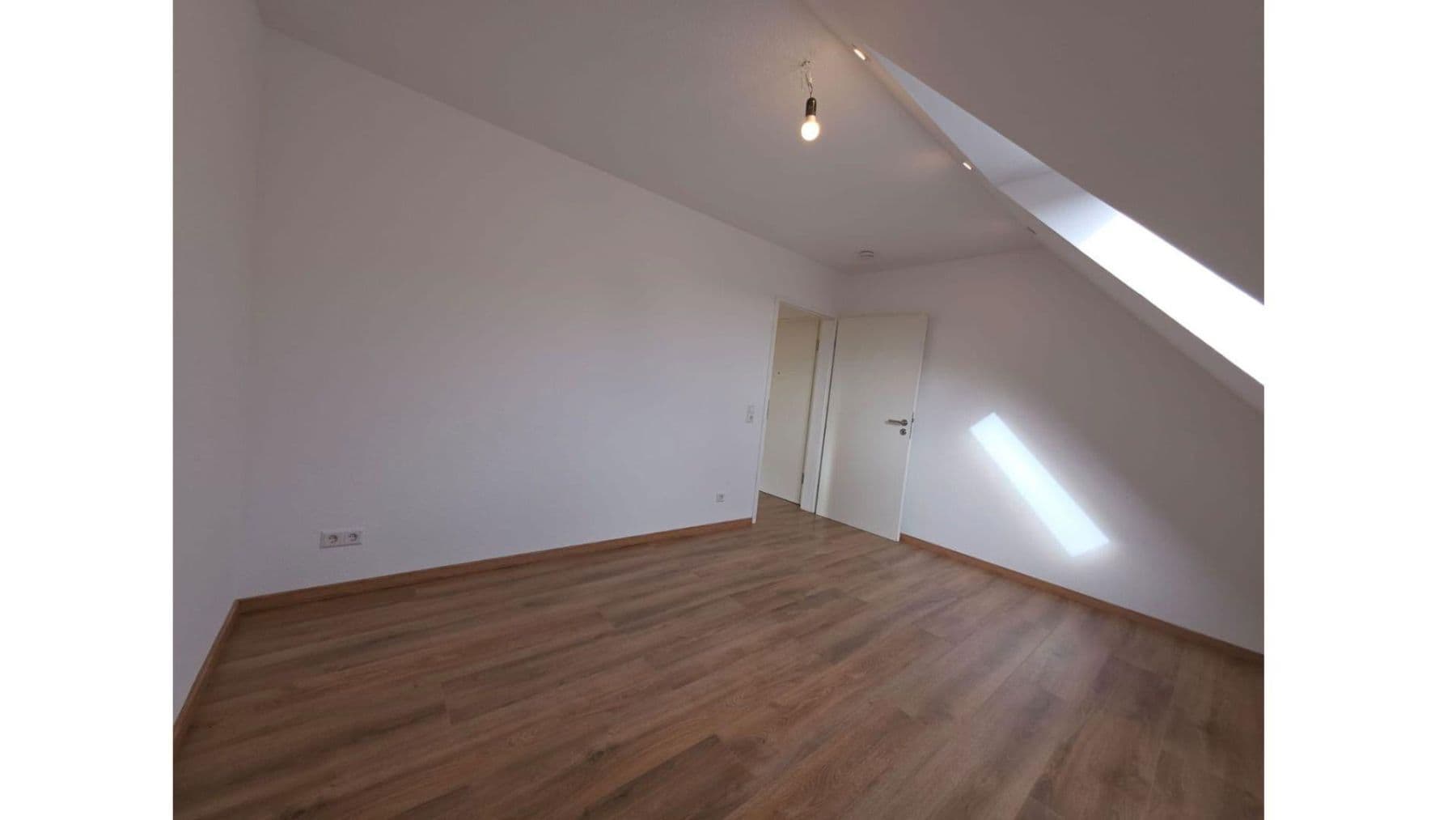 Predaj bytu 3-izbový 66 m², Sudetenstr. 1, Offenbach an der Queich, Porýnie-Falcko Predaj bytu 3-izbový 66 m², Sudetenstr. 1, Offenbach an der Queich, Porýnie-Falcko