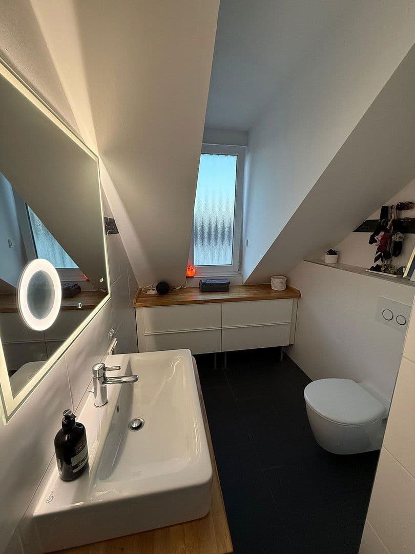 Prenájom bytu 2-izbový 69 m², KÖLN, Severné Porýnie - Westfálsko Prenájom bytu 2-izbový 69 m², KÖLN, Severné Porýnie - Westfálsko