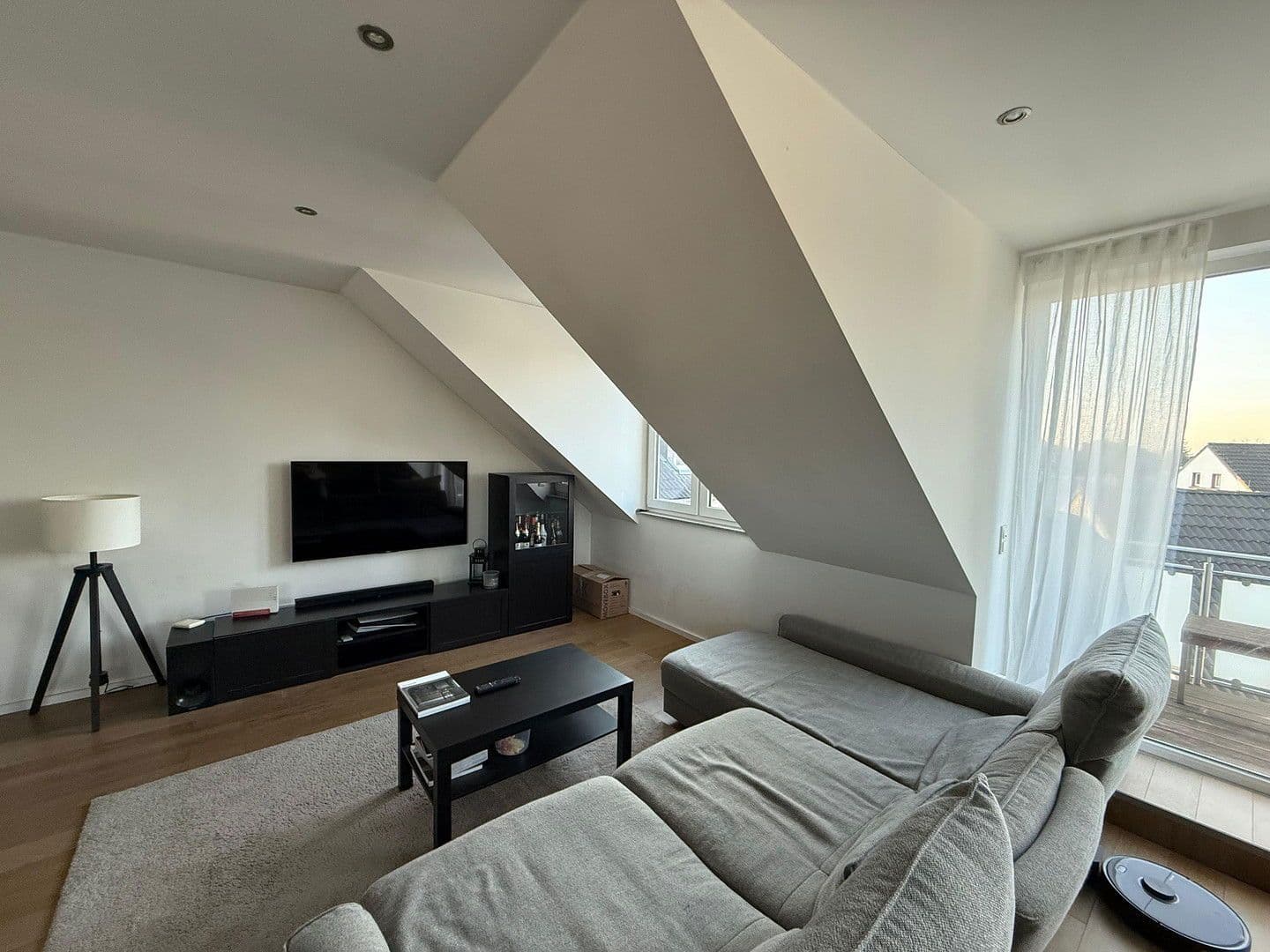 Prenájom bytu 2-izbový 69 m², KÖLN, Severné Porýnie - Westfálsko Prenájom bytu 2-izbový 69 m², KÖLN, Severné Porýnie - Westfálsko