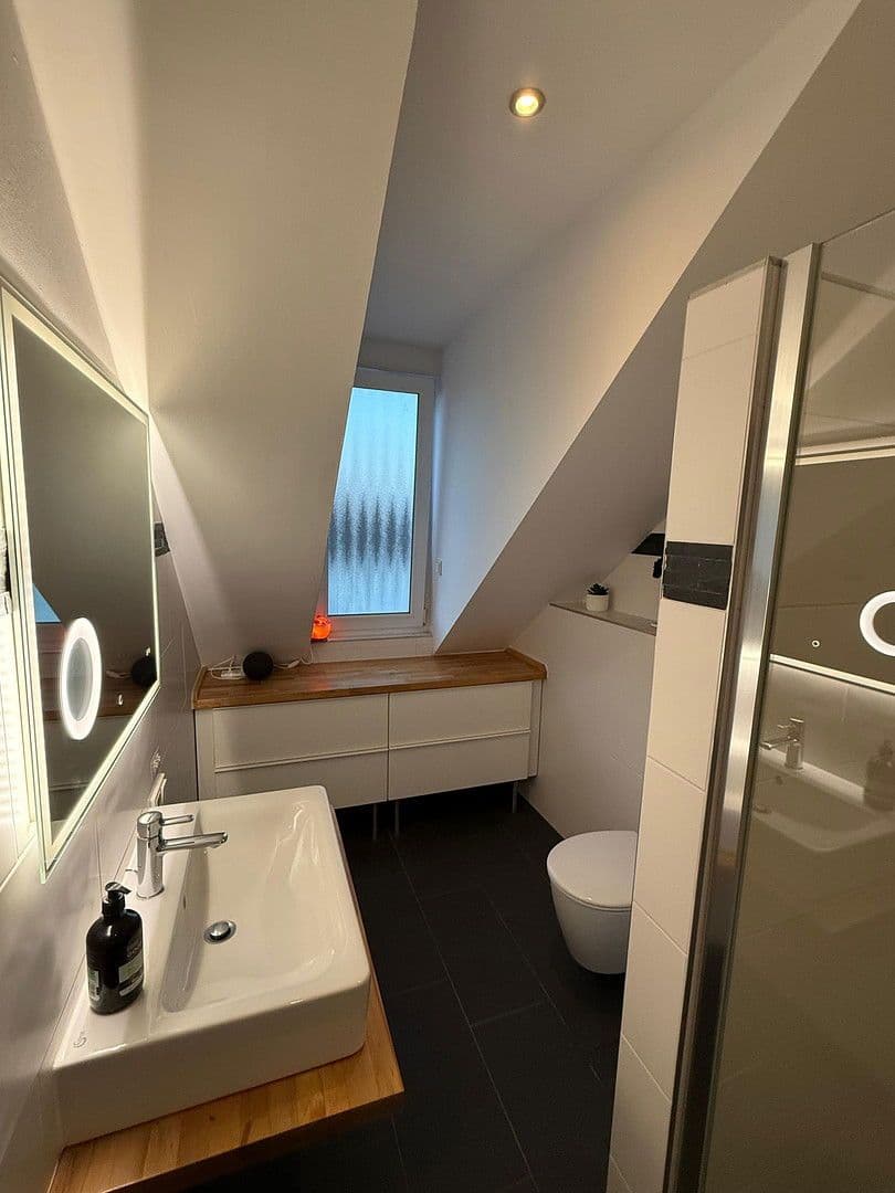 Prenájom bytu 2-izbový 69 m², KÖLN, Severné Porýnie - Westfálsko Prenájom bytu 2-izbový 69 m², KÖLN, Severné Porýnie - Westfálsko