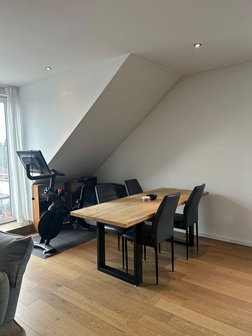 Prenájom bytu 2-izbový 69 m², KÖLN, Severné Porýnie - Westfálsko Prenájom bytu 2-izbový 69 m², KÖLN, Severné Porýnie - Westfálsko