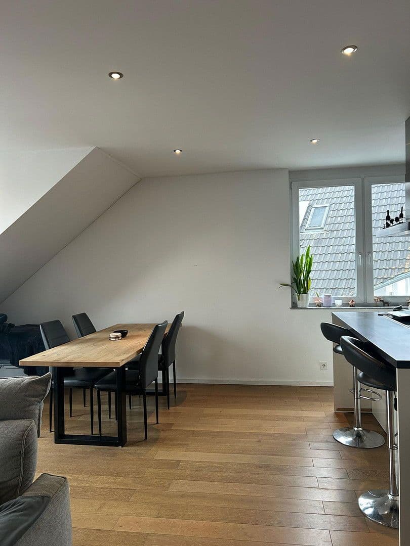 Prenájom bytu 2-izbový 69 m², KÖLN, Severné Porýnie - Westfálsko Prenájom bytu 2-izbový 69 m², KÖLN, Severné Porýnie - Westfálsko