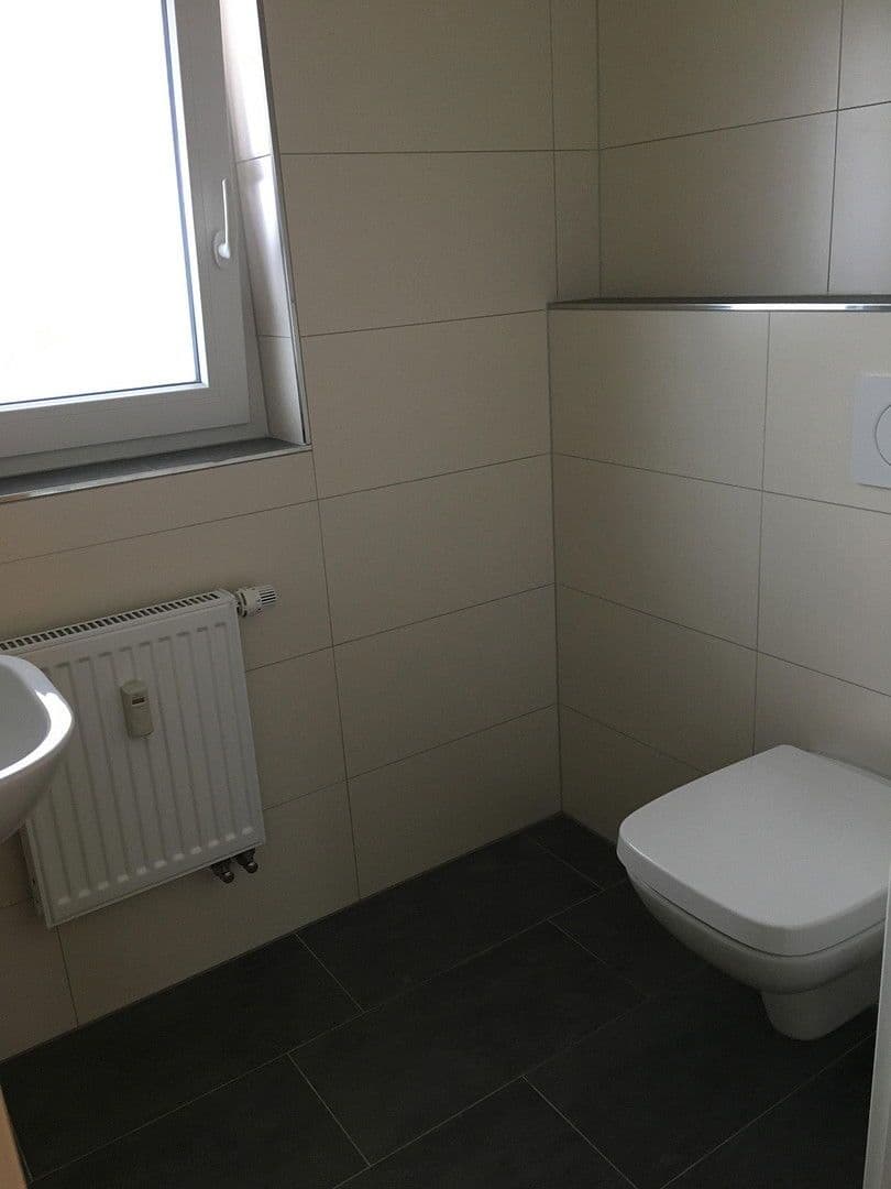 Prenájom bytu 5-izbový 152 m², Simmern/Hunsrück, Porýnie-Falcko Prenájom bytu 5-izbový 152 m², Simmern/Hunsrück, Porýnie-Falcko