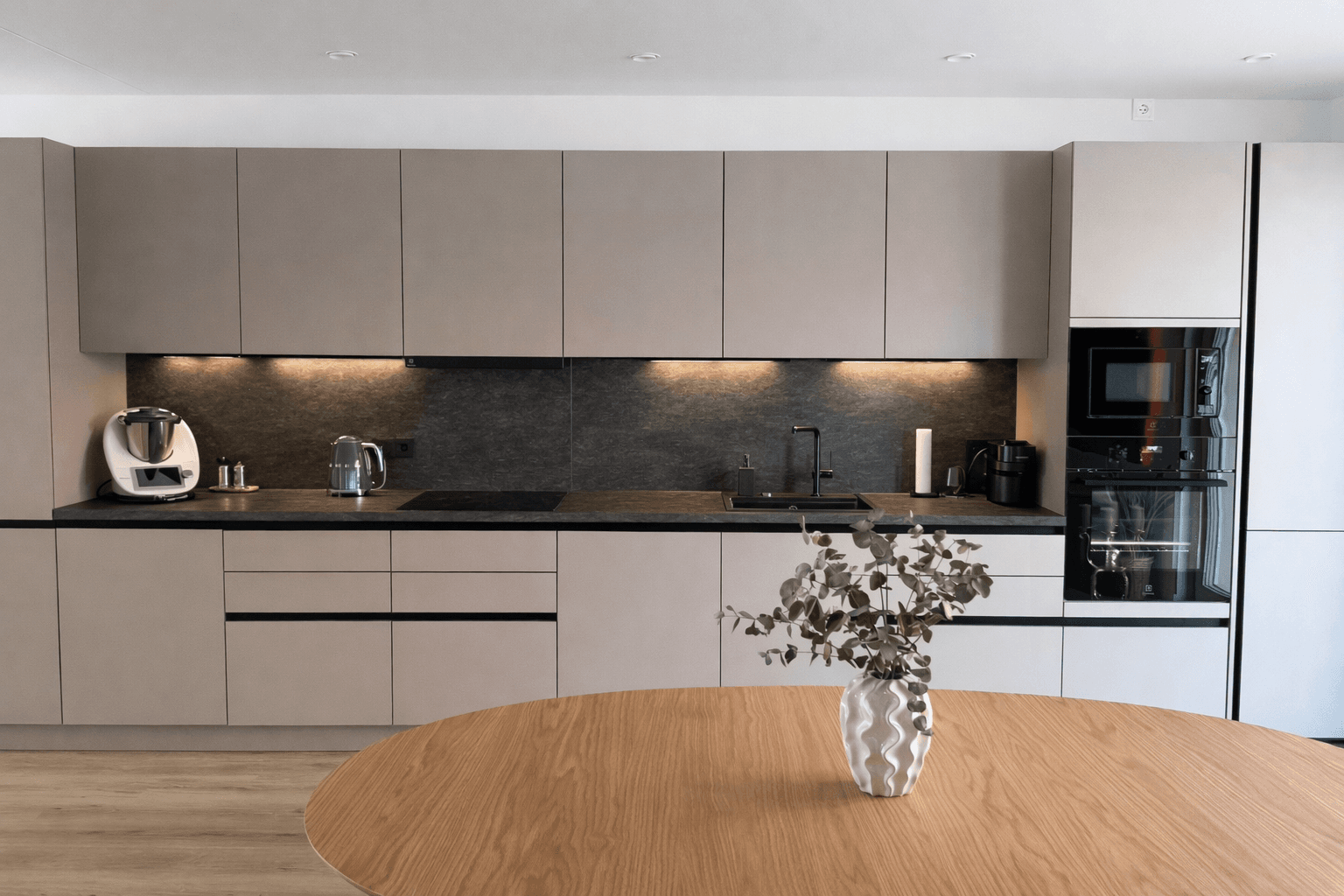 Prenájom bytu 5-izbový 172 m², Jockgrim, Porýnie-Falcko Prenájom bytu 5-izbový 172 m², Jockgrim, Porýnie-Falcko