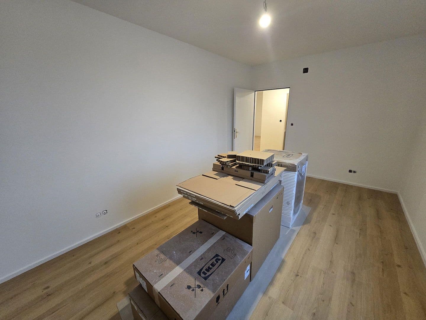 Prenájom bytu 4-izbový 113 m², Waidhausenstraße 45, Wien, Viedeň Prenájom bytu 4-izbový 113 m², Waidhausenstraße 45, Wien, Viedeň