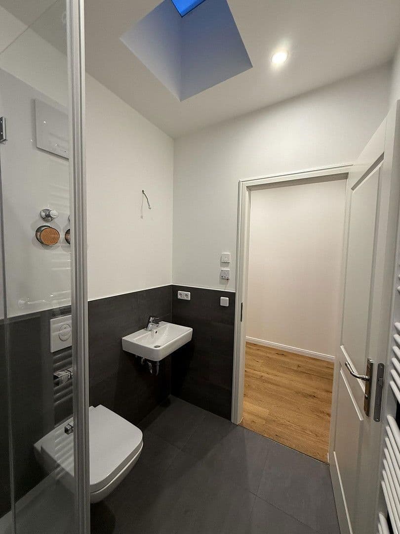 Prenájom bytu 1-izbový 36 m², Kantstraße, Berlin, Berlín Prenájom bytu 1-izbový 36 m², Kantstraße, Berlin, Berlín