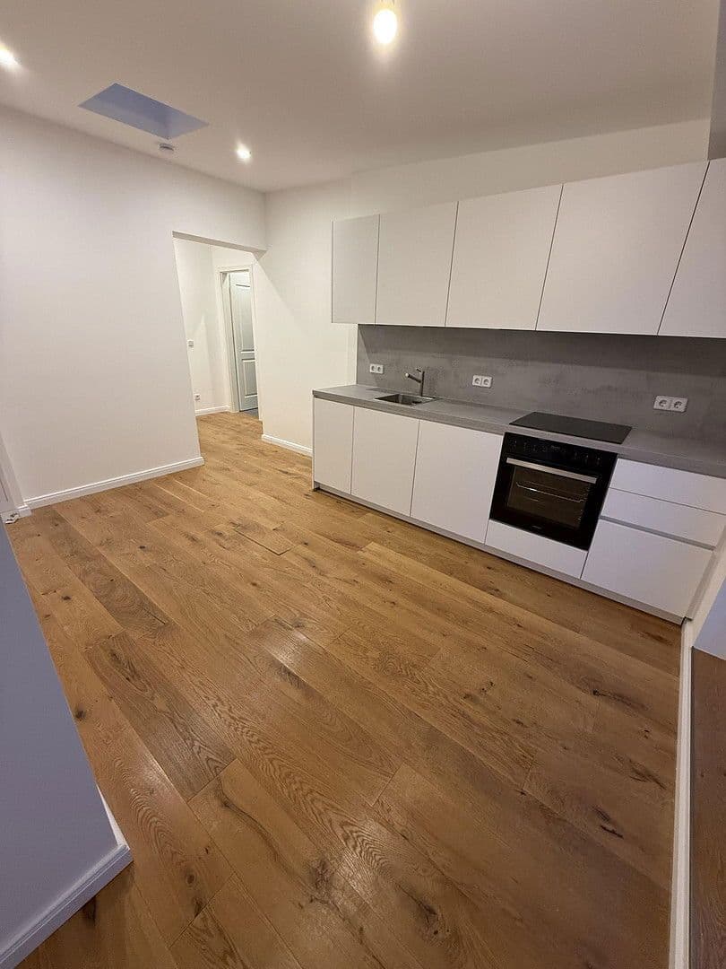 Prenájom bytu 1-izbový 36 m², Kantstraße, Berlin, Berlín Prenájom bytu 1-izbový 36 m², Kantstraße, Berlin, Berlín