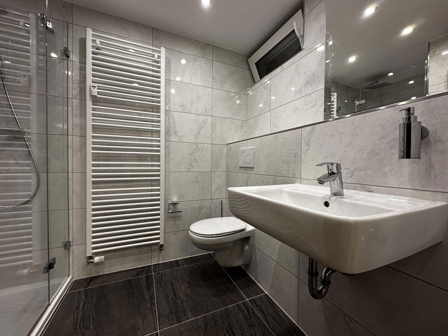 Prenájom bytu 2-izbový 50 m², Pestalozzistraße 44, Köln, Severné Porýnie - Westfálsko Prenájom bytu 2-izbový 50 m², Pestalozzistraße 44, Köln, Severné Porýnie - Westfálsko