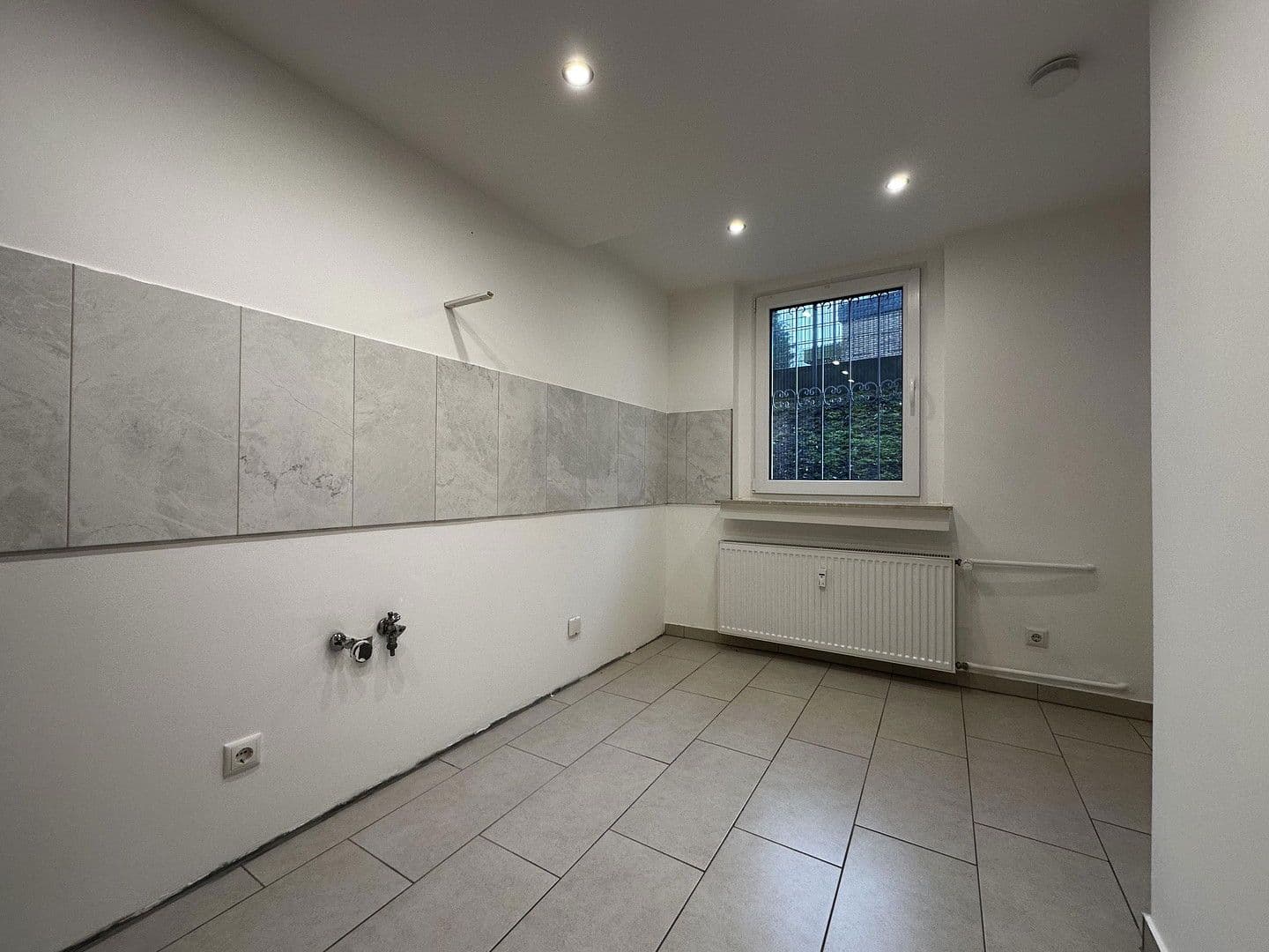 Prenájom bytu 2-izbový 50 m², Pestalozzistraße 44, Köln, Severné Porýnie - Westfálsko Prenájom bytu 2-izbový 50 m², Pestalozzistraße 44, Köln, Severné Porýnie - Westfálsko