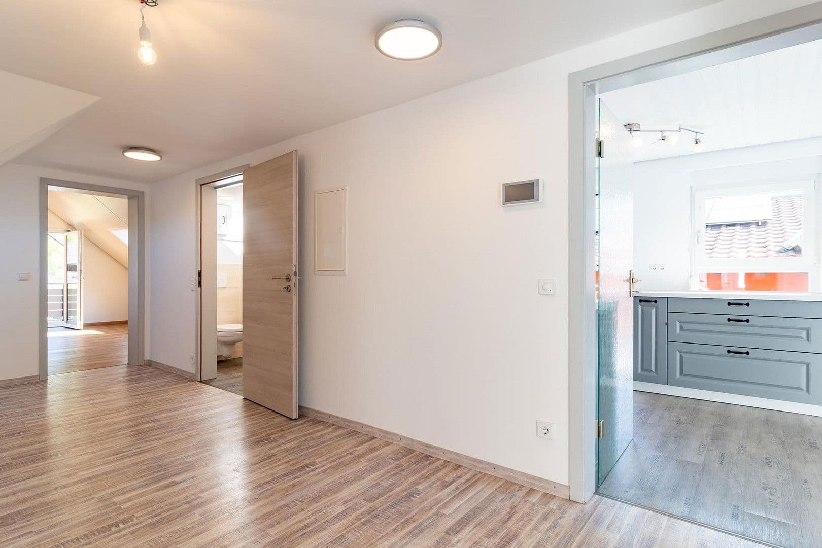 Prenájom bytu 4-izbový 88 m², Altenstrasse 70, Annweiler am Trifels, Porýnie-Falcko Prenájom bytu 4-izbový 88 m², Altenstrasse 70, Annweiler am Trifels, Porýnie-Falcko