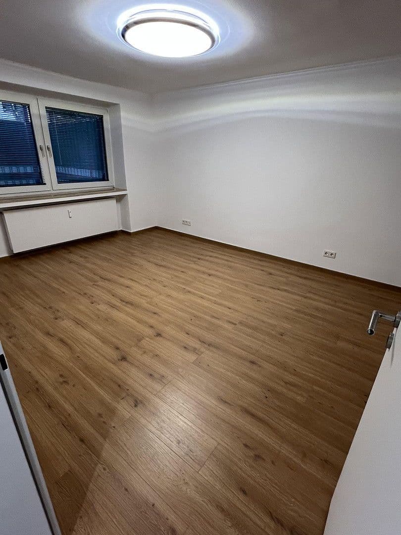 Prenájom bytu 2-izbový 50 m², Kleverstraße 64, Düsseldorf, Severné Porýnie - Westfálsko Prenájom bytu 2-izbový 50 m², Kleverstraße 64, Düsseldorf, Severné Porýnie - Westfálsko