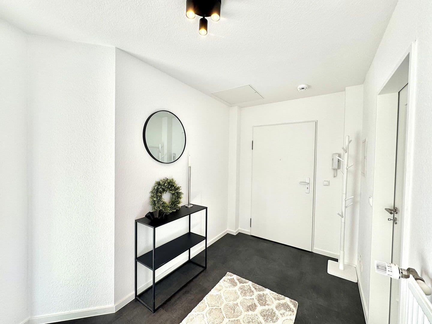 Predaj bytu 3-izbový 81 m², Schwerin, Meklenbursko-Predpomoransko Predaj bytu 3-izbový 81 m², Schwerin, Meklenbursko-Predpomoransko