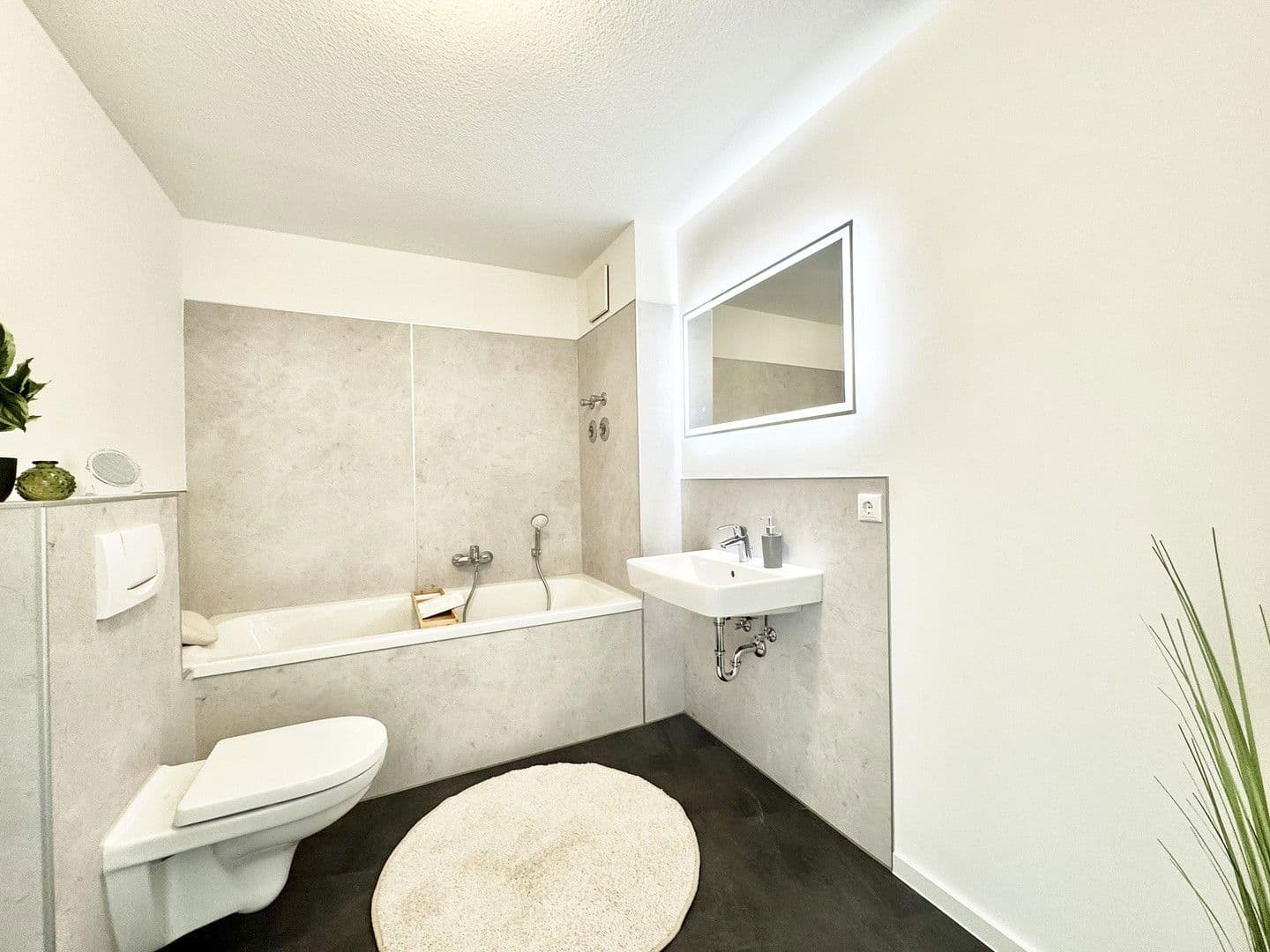 Predaj bytu 3-izbový 81 m², Schwerin, Meklenbursko-Predpomoransko Predaj bytu 3-izbový 81 m², Schwerin, Meklenbursko-Predpomoransko