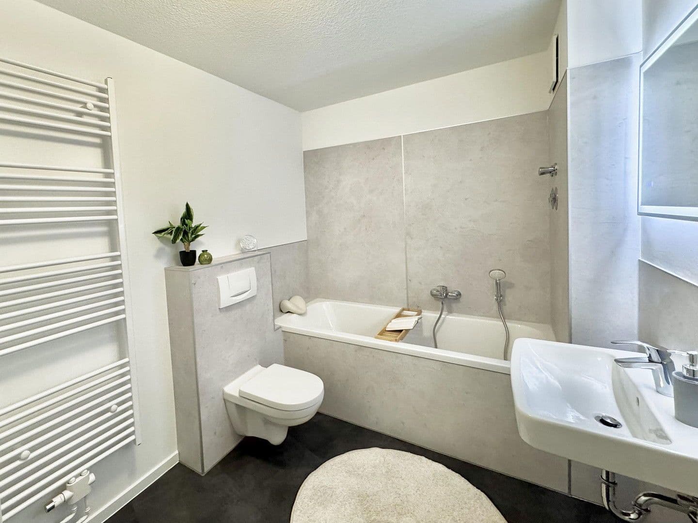 Predaj bytu 3-izbový 81 m², Schwerin, Meklenbursko-Predpomoransko Predaj bytu 3-izbový 81 m², Schwerin, Meklenbursko-Predpomoransko