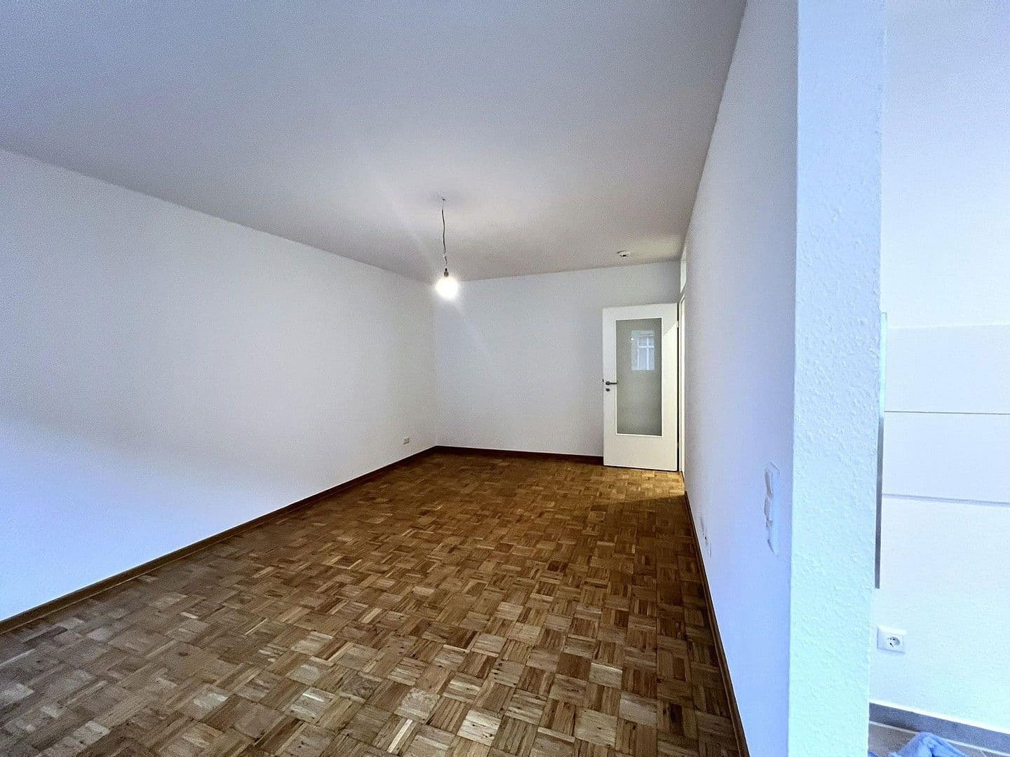 Prenájom bytu 2-izbový 56 m², Douglasstr. 28/30, Karlsruhe, Bádensko-Wurttembersko Prenájom bytu 2-izbový 56 m², Douglasstr. 28/30, Karlsruhe, Bádensko-Wurttembersko