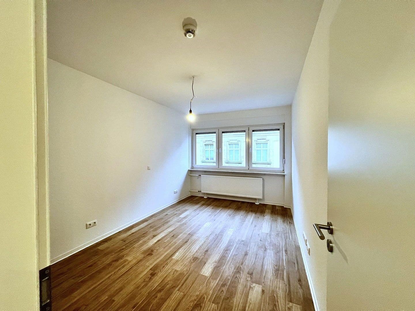 Prenájom bytu 2-izbový 56 m², Douglasstr. 28/30, Karlsruhe, Bádensko-Wurttembersko Prenájom bytu 2-izbový 56 m², Douglasstr. 28/30, Karlsruhe, Bádensko-Wurttembersko