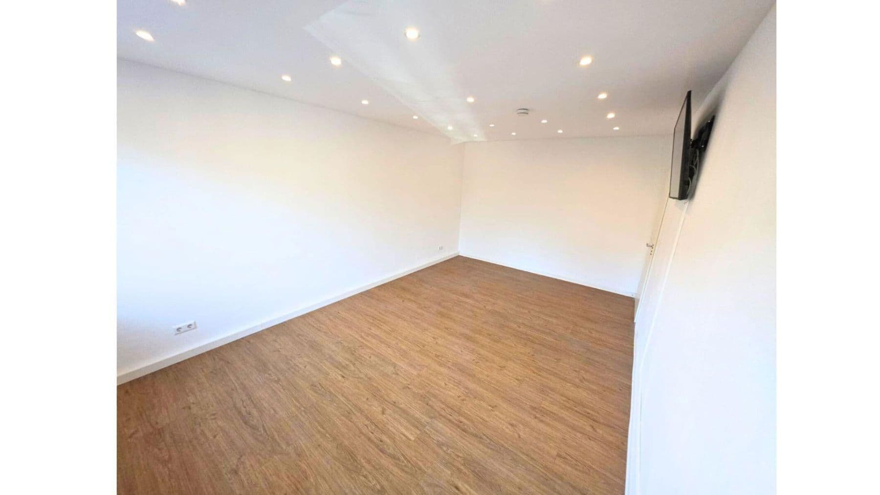 Predaj bytu 3-izbový 62 m², Kriegsstr. 296, Karlsruhe, Bádensko-Wurttembersko Predaj bytu 3-izbový 62 m², Kriegsstr. 296, Karlsruhe, Bádensko-Wurttembersko