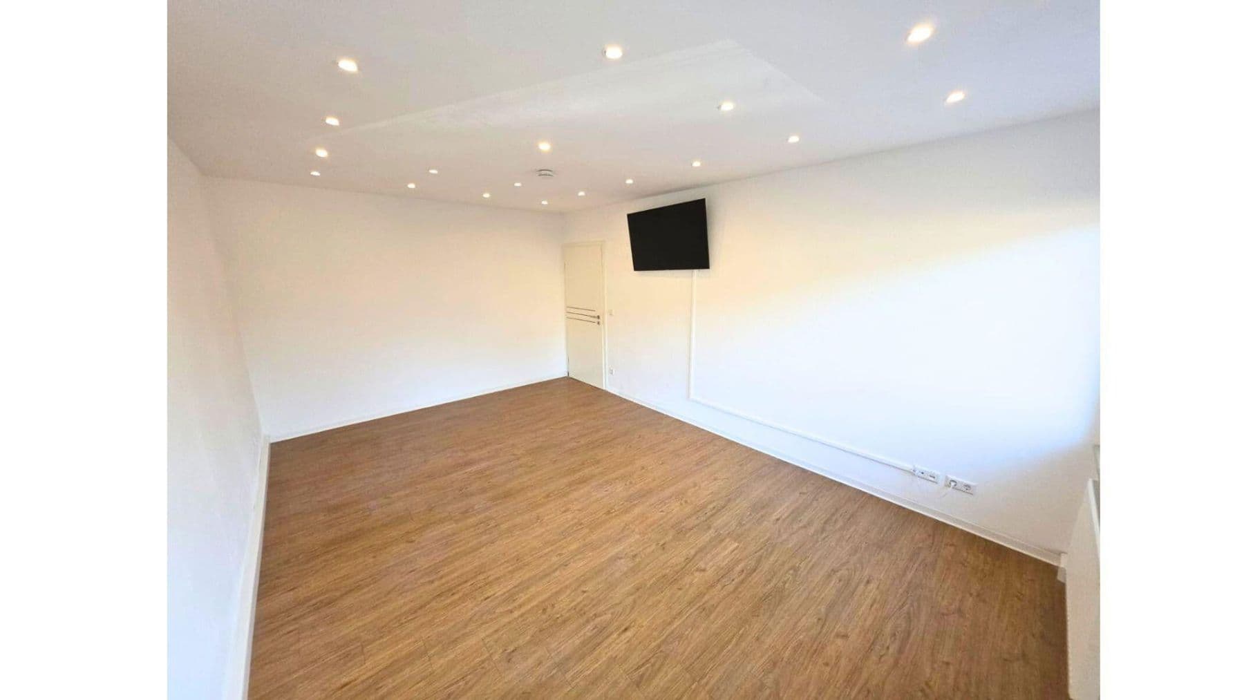 Predaj bytu 3-izbový 62 m², Kriegsstr. 296, Karlsruhe, Bádensko-Wurttembersko Predaj bytu 3-izbový 62 m², Kriegsstr. 296, Karlsruhe, Bádensko-Wurttembersko