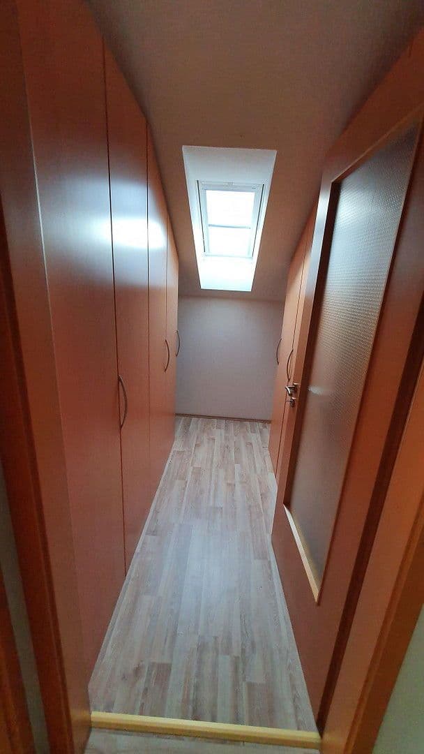 Prenájom kancelárie 240 m², Nidderau, Hesensko Prenájom kancelárie 240 m², Nidderau, Hesensko