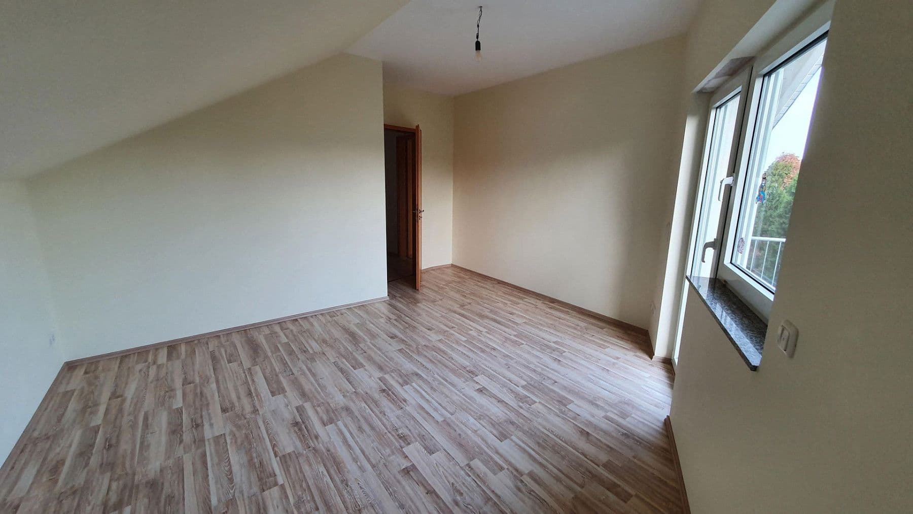 Prenájom kancelárie 240 m², Nidderau, Hesensko Prenájom kancelárie 240 m², Nidderau, Hesensko