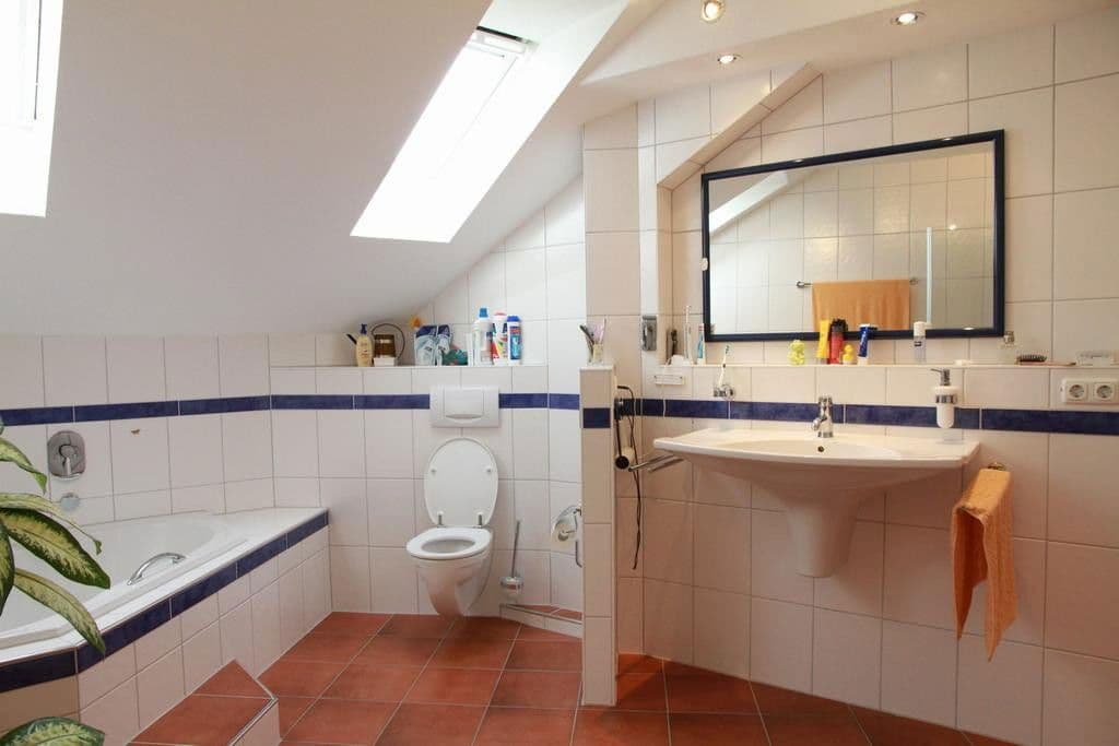 Prenájom kancelárie 240 m², Nidderau, Hesensko Prenájom kancelárie 240 m², Nidderau, Hesensko