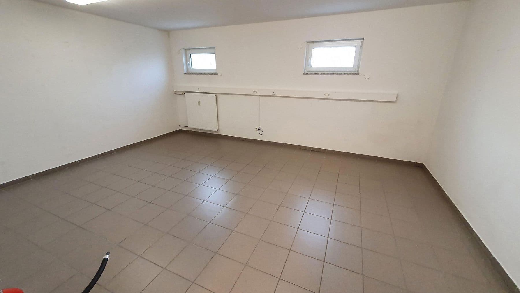 Prenájom kancelárie 240 m², Nidderau, Hesensko Prenájom kancelárie 240 m², Nidderau, Hesensko