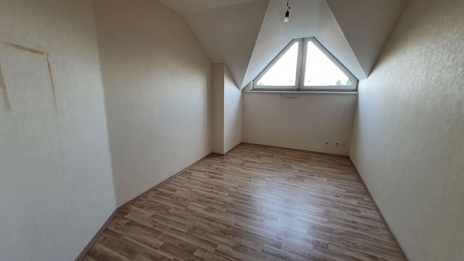 Prenájom kancelárie 240 m², Nidderau, Hesensko Prenájom kancelárie 240 m², Nidderau, Hesensko